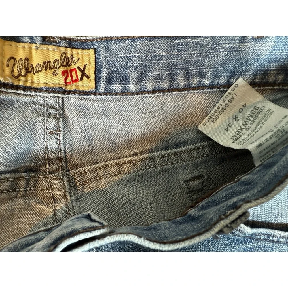 Wrangler 20X Jeans Mens 40x34 Blue Denim Straight Leg‎ Light Wash Distressed